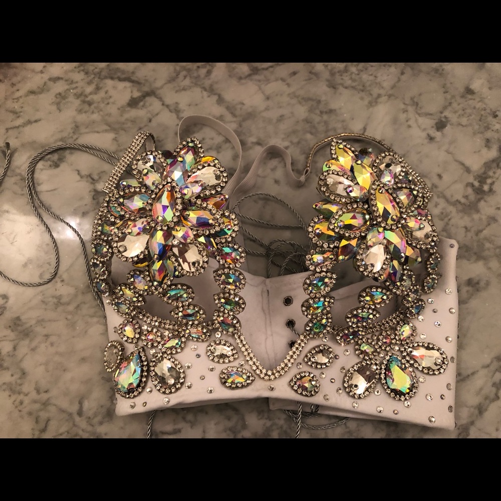 Dollyiance custom made top. EDC dance wear.